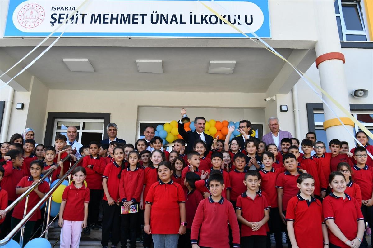 Isparta’da 88 bin 14 öğrenci ders başı yaptı