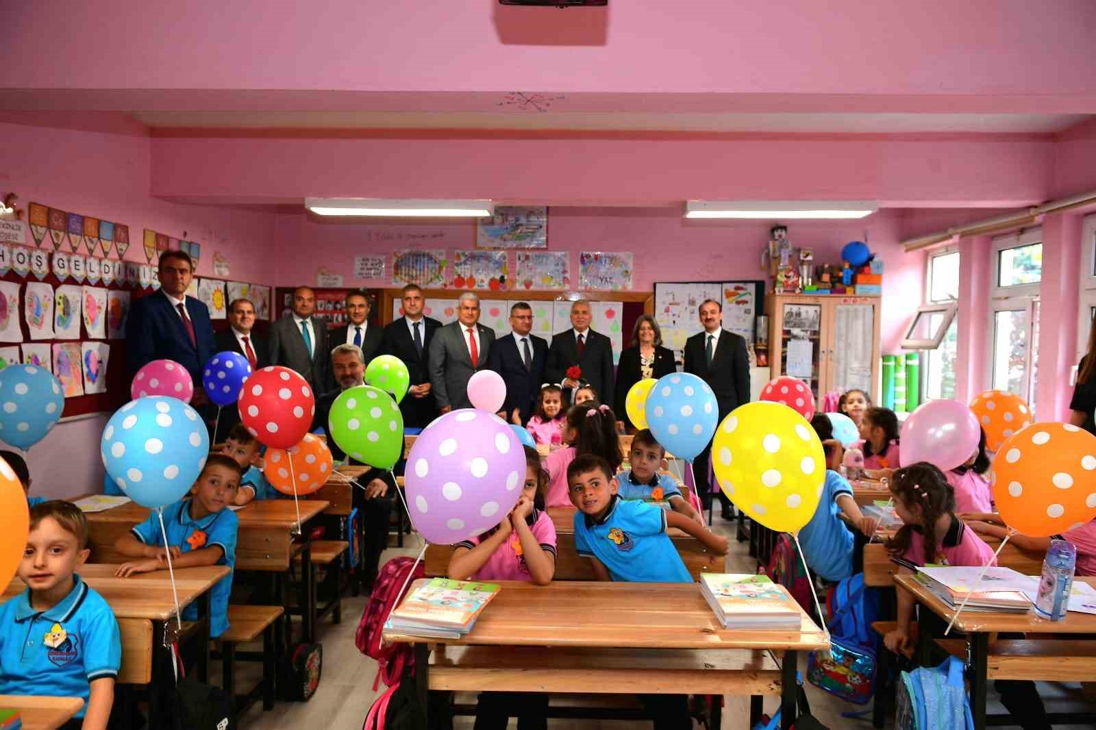 Trabzon&rsquo;da ilk ders zili &ccedil;aldı
