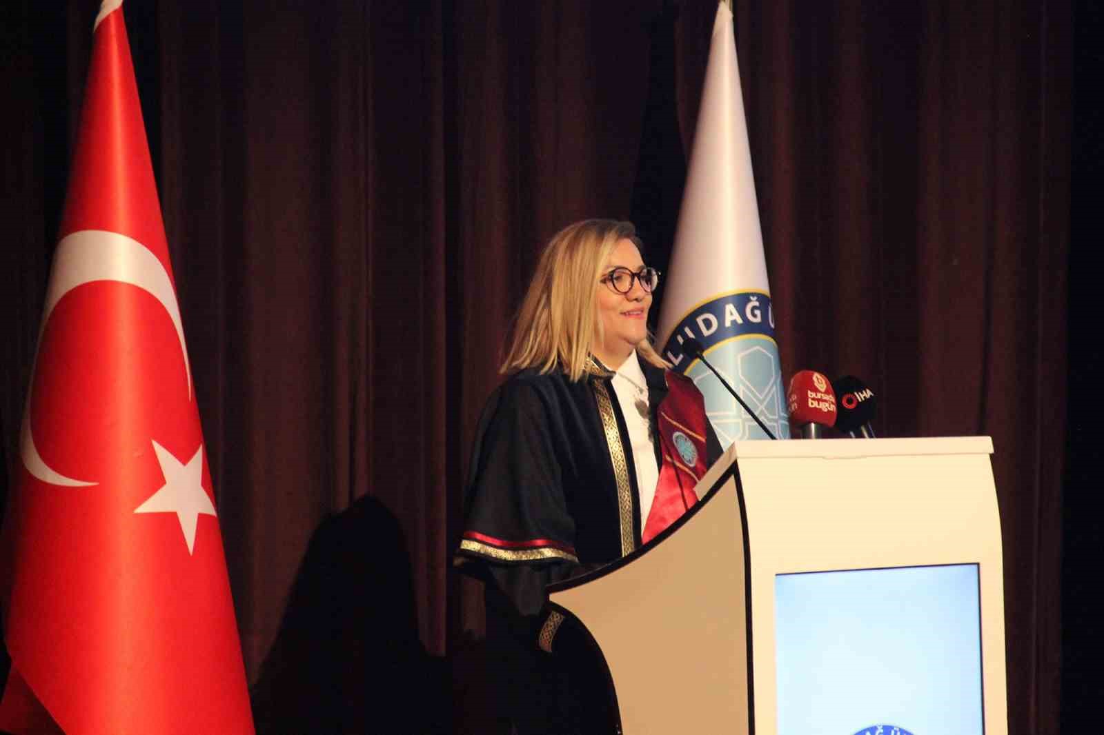 Hekim adayları beyaz önlüklerini giydi