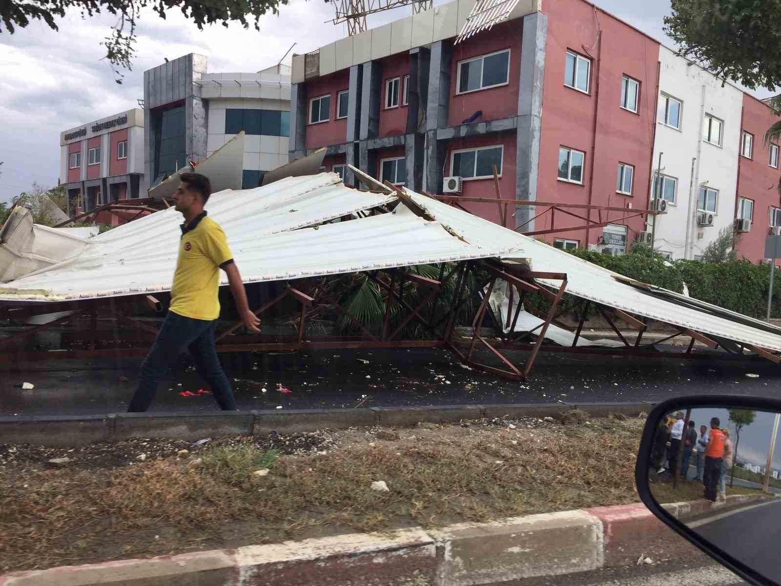 Mersin’de yağmur ve fırtına etkili oldu