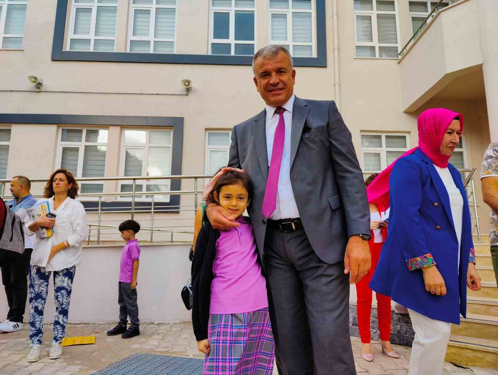 Başkan Elbi’den öğrencilere akıllı saat müjdesi