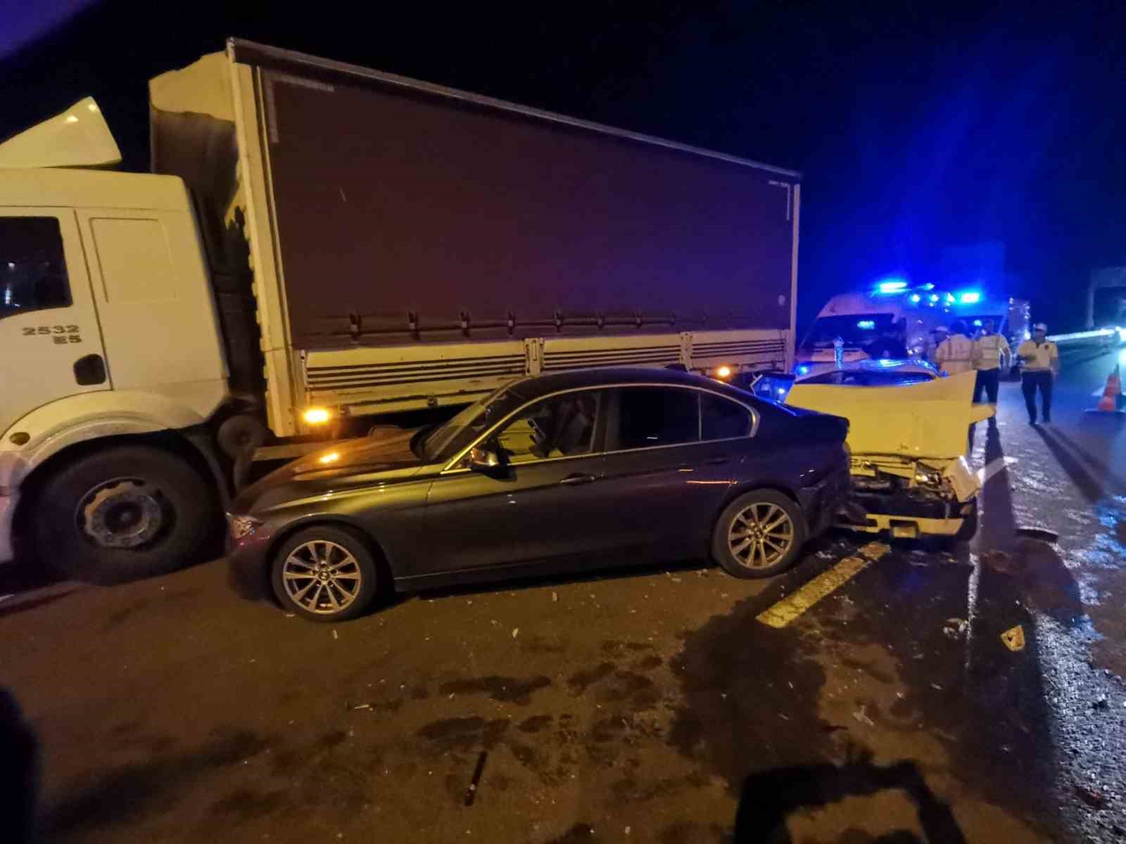 Yalova’da zincirleme trafik kazası: 2 yaralı