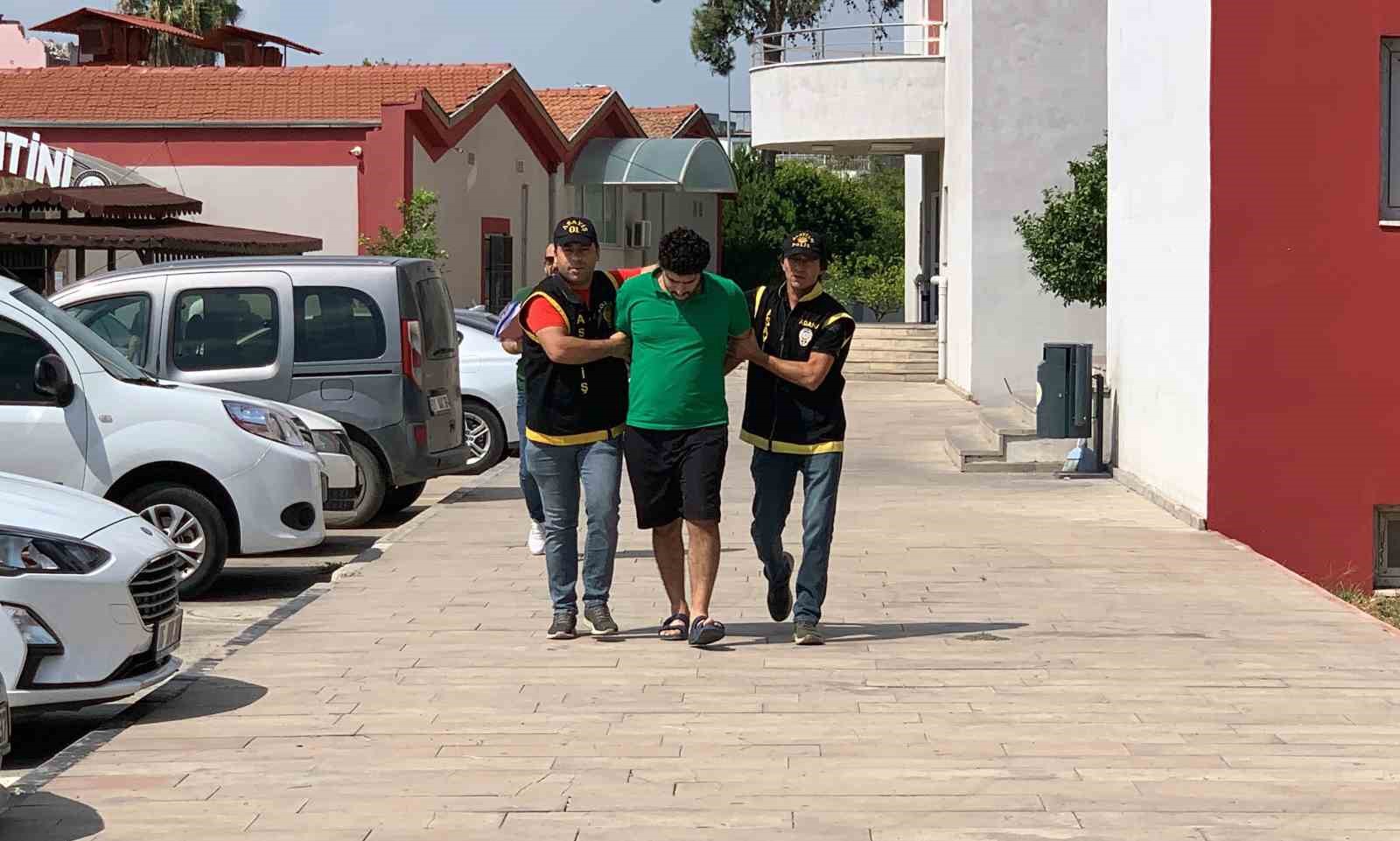 Cinayete karıştığı &ouml;ne s&uuml;r&uuml;len ş&uuml;pheli tutukladı
