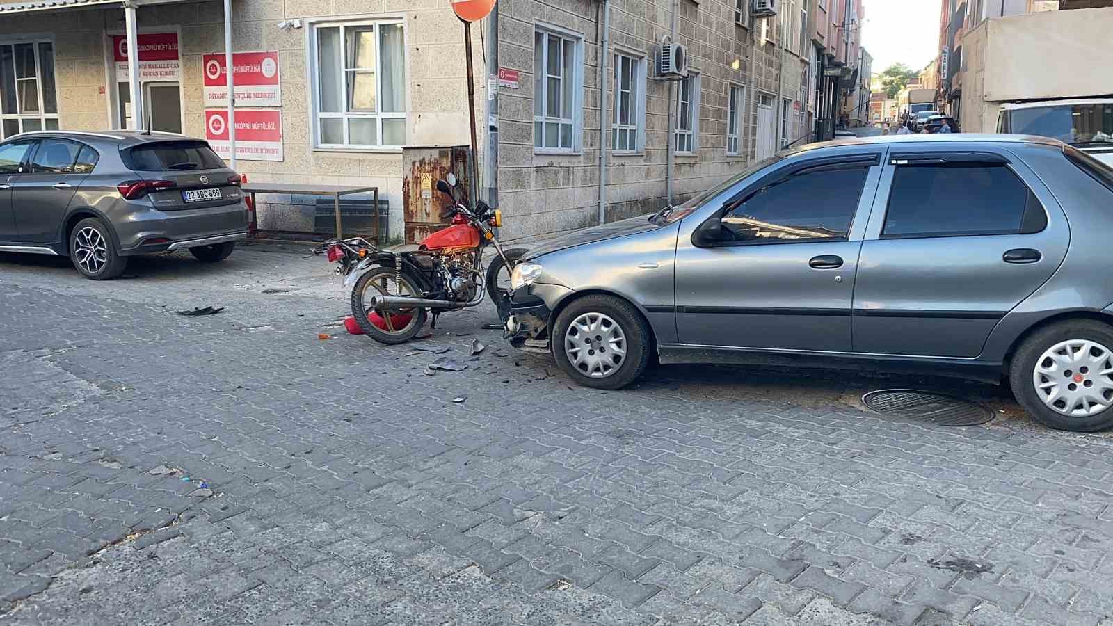 Edirne’de otomobille motosiklet çarpıştı: 1 yaralı