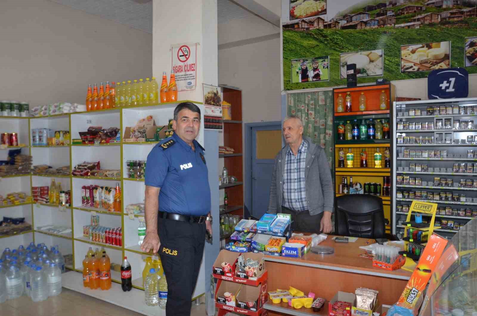 Emniyet M&uuml;d&uuml;r&uuml; Karaburun, &ouml;ğrenci ve velilerle bir araya geldi
