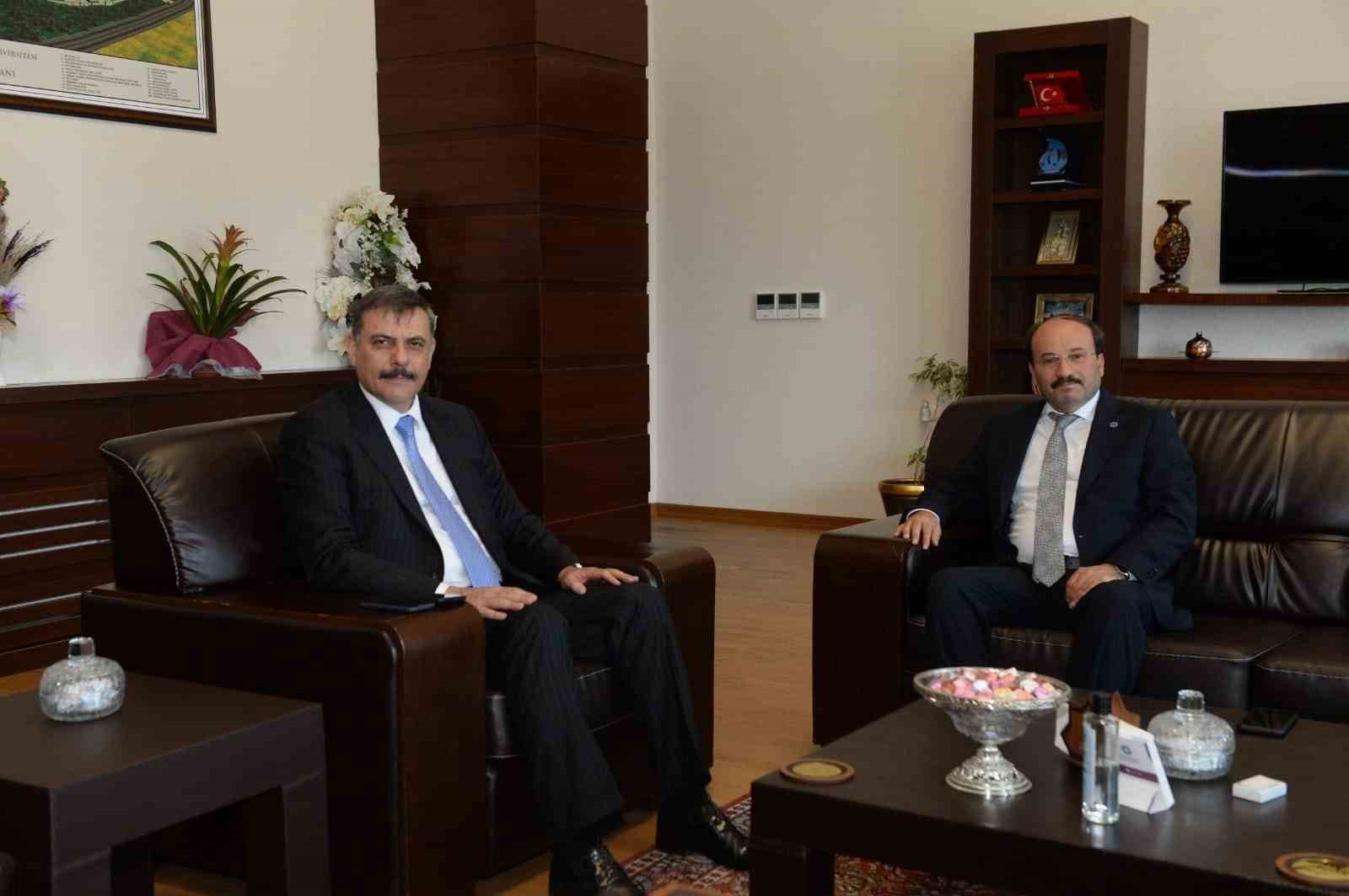 Vali Çiftçi'den Rektör Çakmak'a İade-i Ziyaret