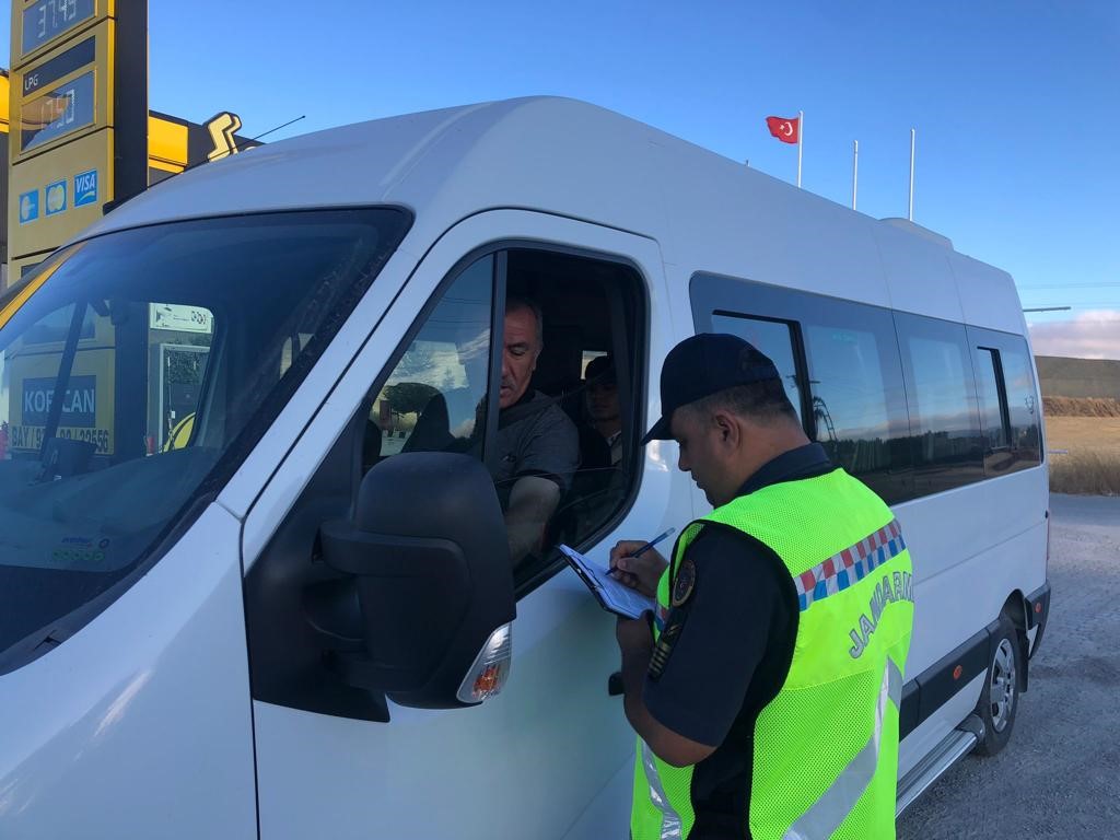 Yozgat’ta okul servis araçlarına denetim