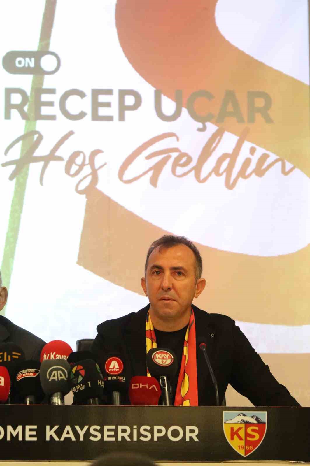 Kayserispor’da Recep Uçar imzayı attı