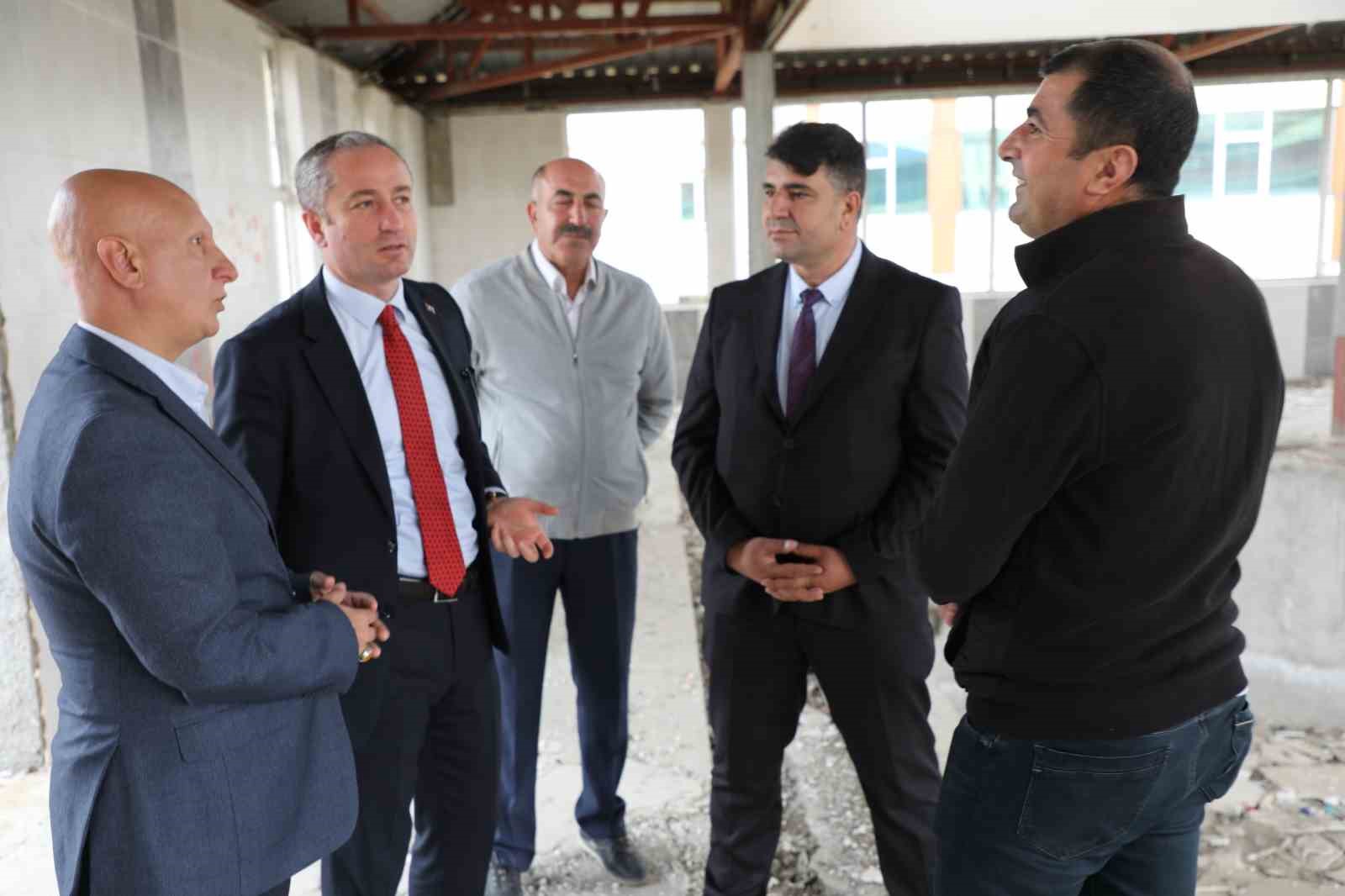 Ağrı Milli Eğitim M&uuml;d&uuml;r&uuml; K&ouml;krek, Patnos&rsquo;ta incelemelerde bulundu
