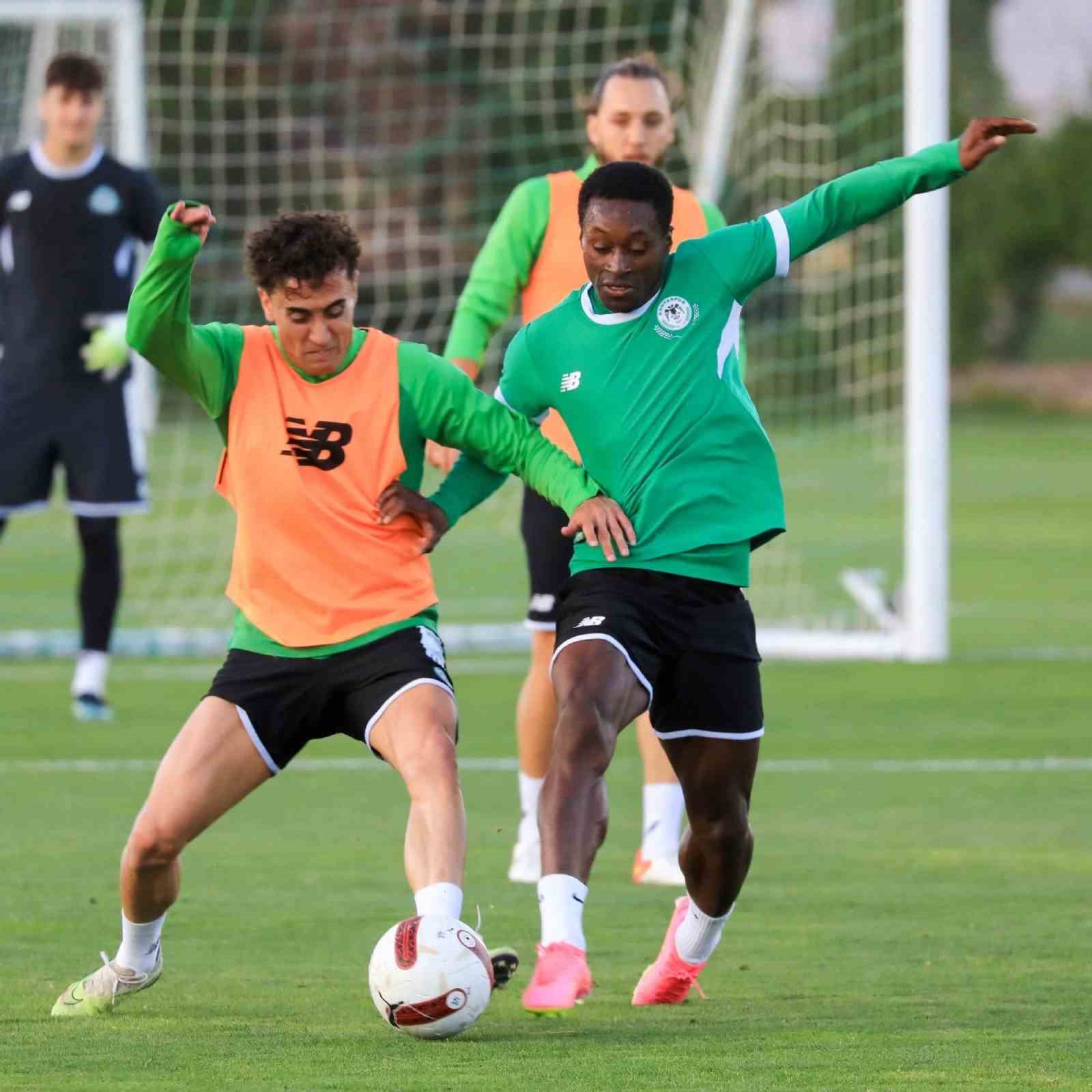 Konyaspor, &Ccedil;aykur Rizespor ma&ccedil;ı hazırlıklarına devam etti
