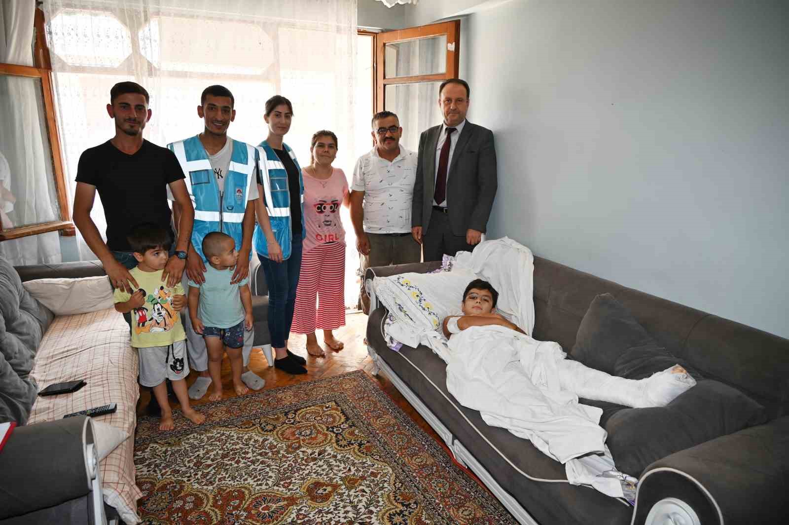 Tutuk, trafik kazası geçiren çocuğun çağrısına kayıtsız kalmadı