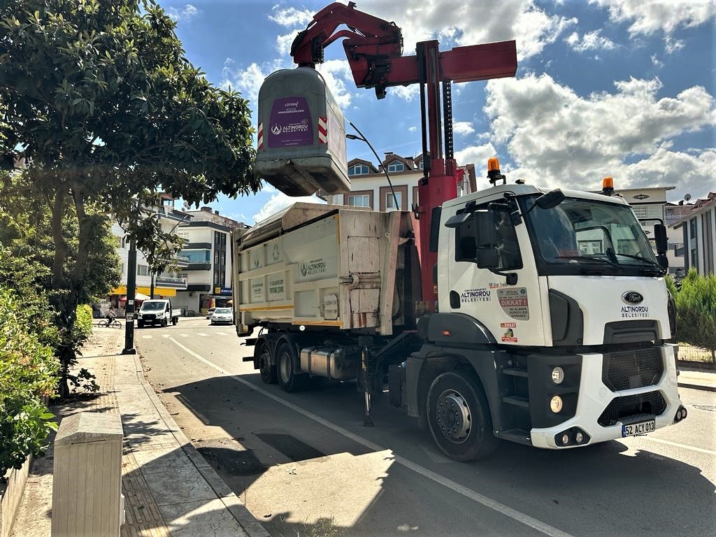 T&ouml;ren: &ldquo;Temizlik timlerimiz gece-g&uuml;nd&uuml;z yoğun mesai harcıyor&rdquo;
