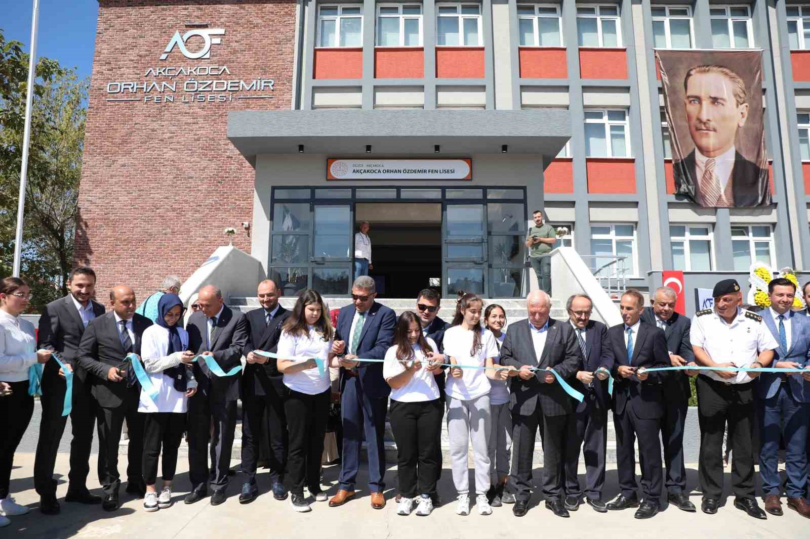 Akçakoca’da fen lisesi açıldı