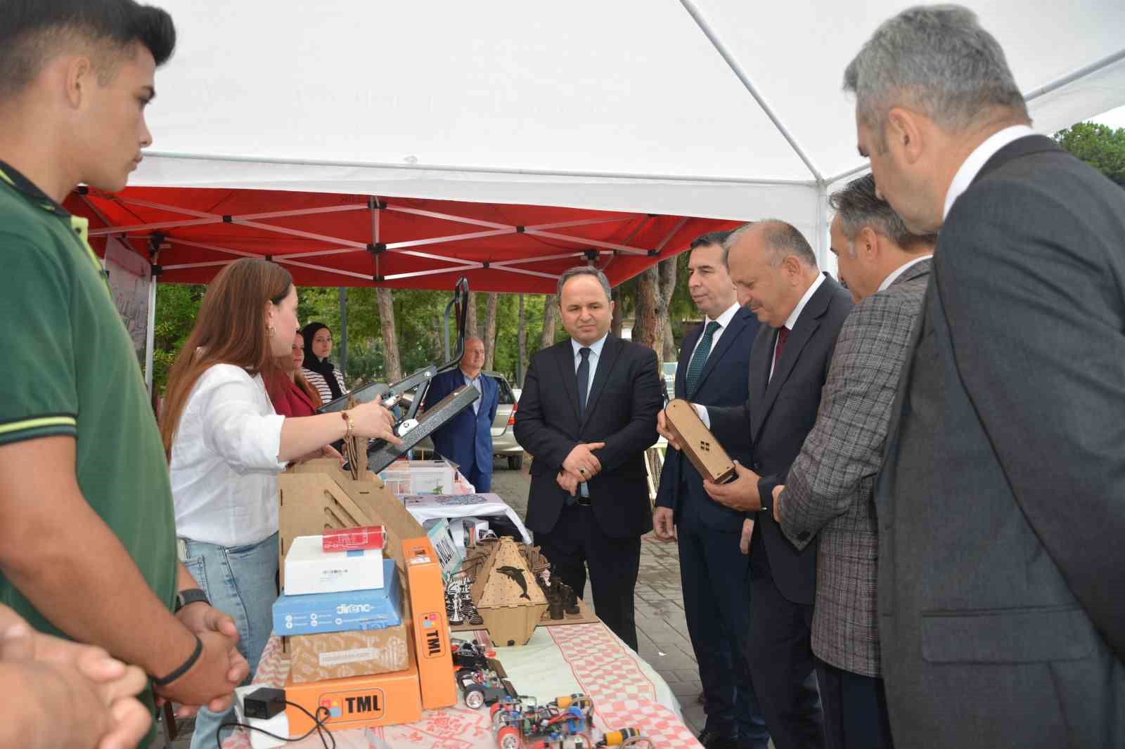 &Uuml;nye&rsquo;de ilk&ouml;ğretim haftası kutlandı
