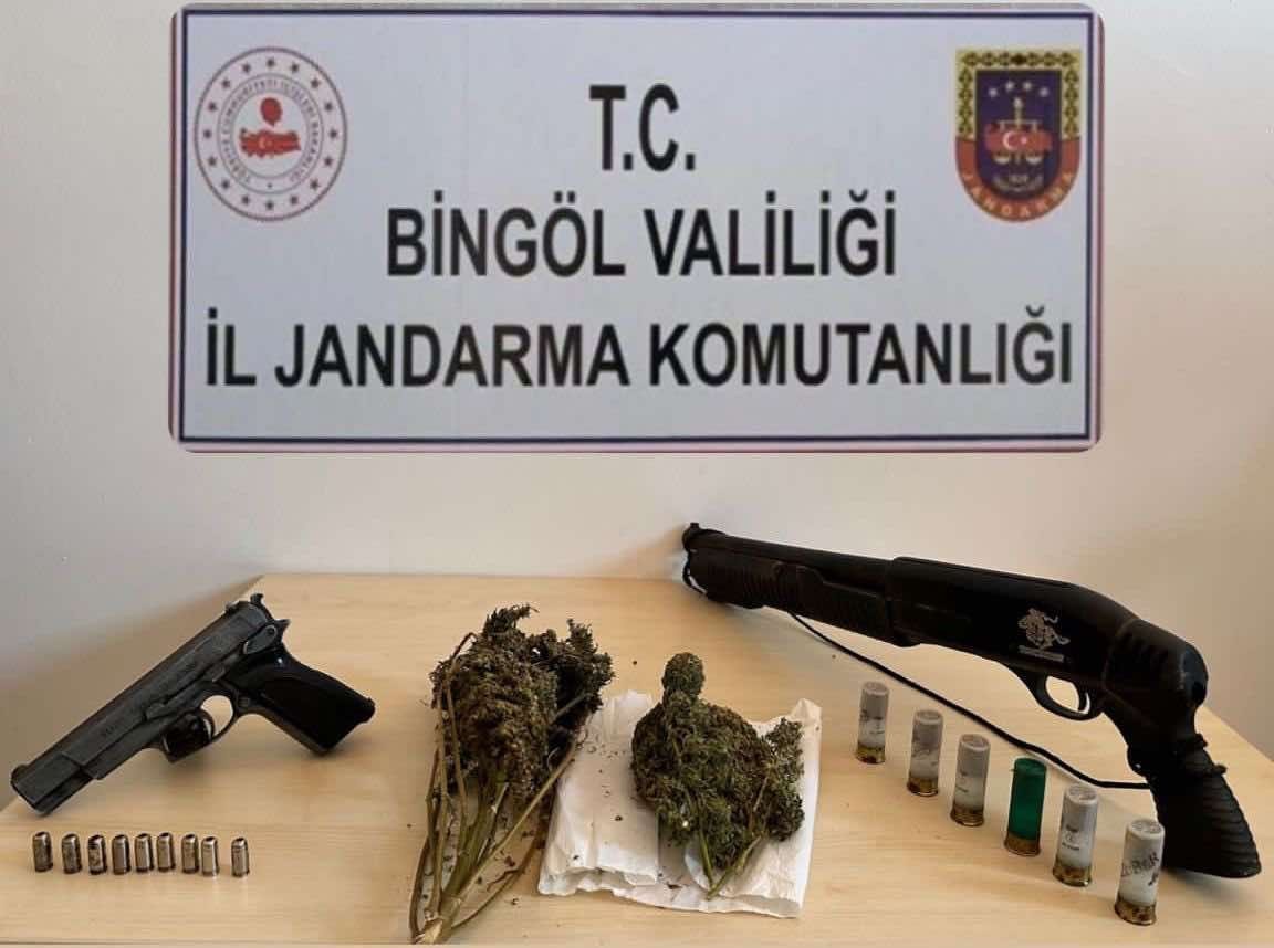 Bingöl’de narkoterör operasyonlarında uyuşturucu ve silahlar ele geçirildi
