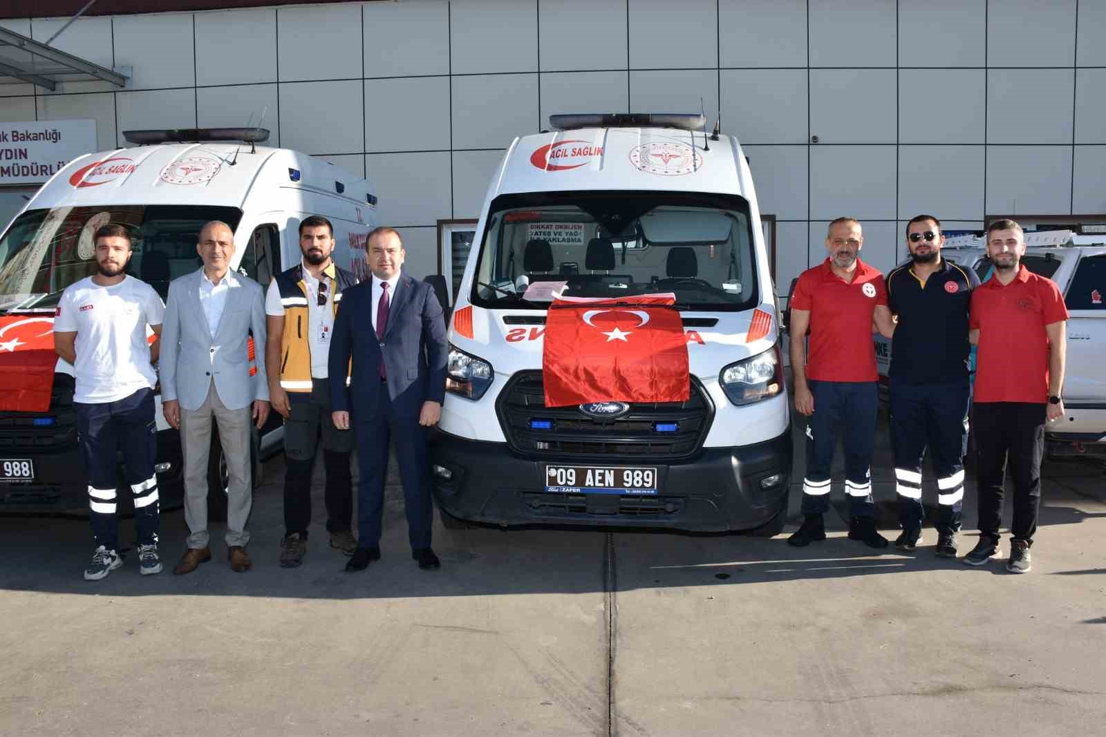 Aydın’dan 8 gönüllü sağlık personeli ve 2 ambulans Libya’ya gönderildi