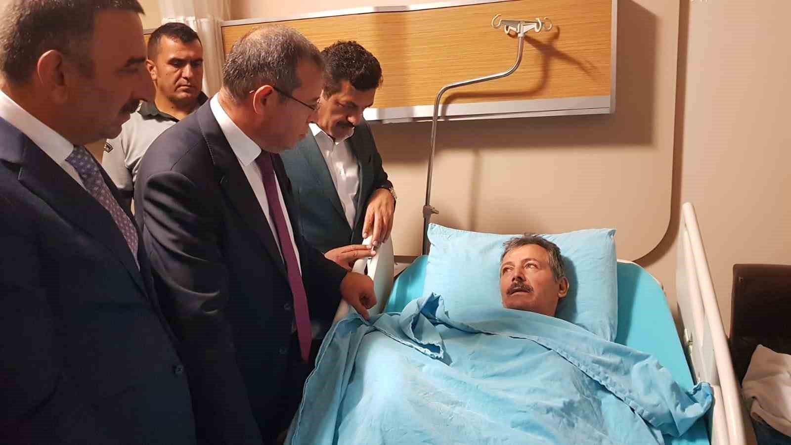 Bakan Yardımcısı Tancan, yaralı madencileri hastanede ziyaret etti
