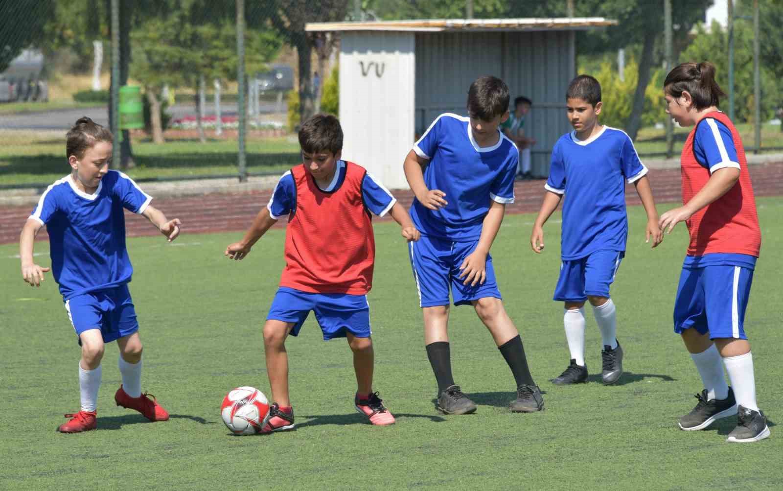 Aliağa Spor ve Yaşam Merkezi’nde Kış Spor Okulları kayıtları başlıyor