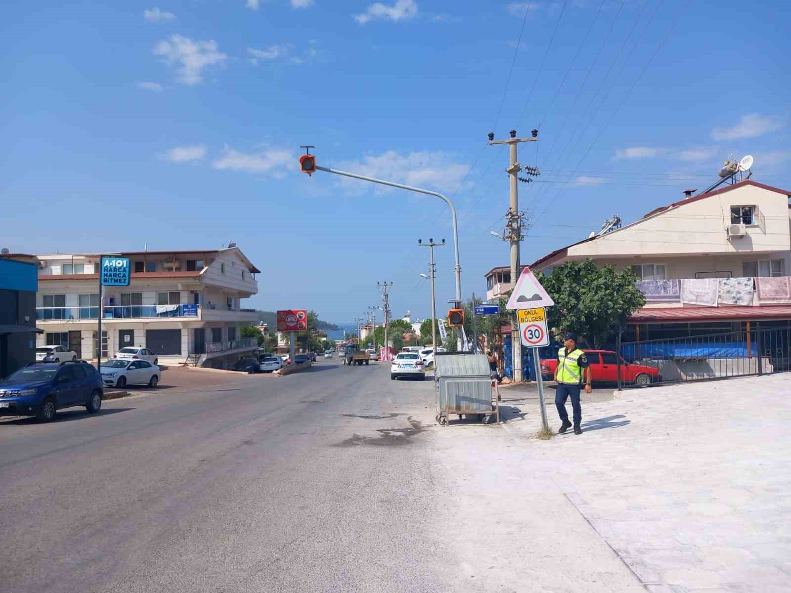 Aydın’da jandarma ekipleri trafik levhaların kontrol etti
