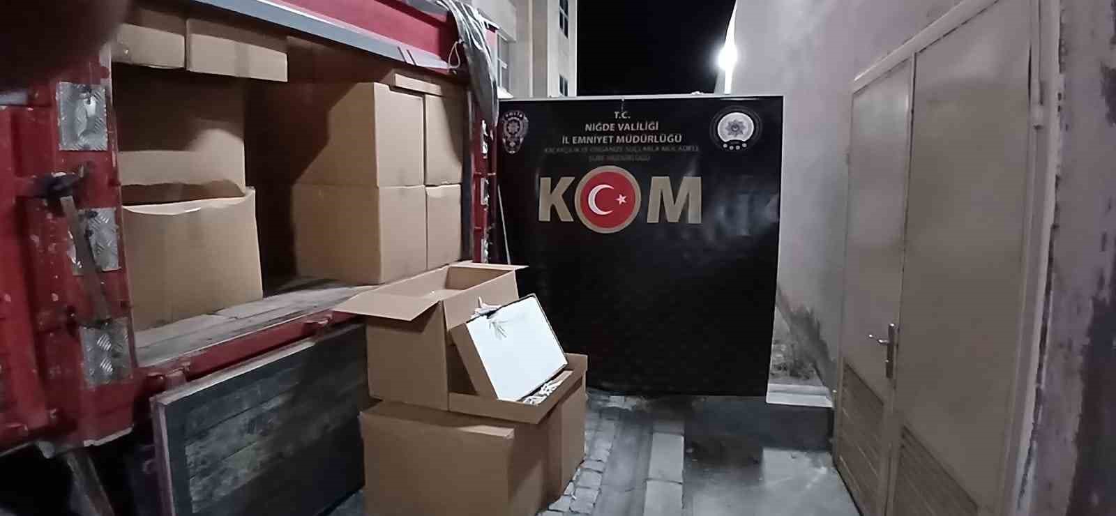 Niğde’de çok sayıda gümrük kaçağı makaron ele geçirildi