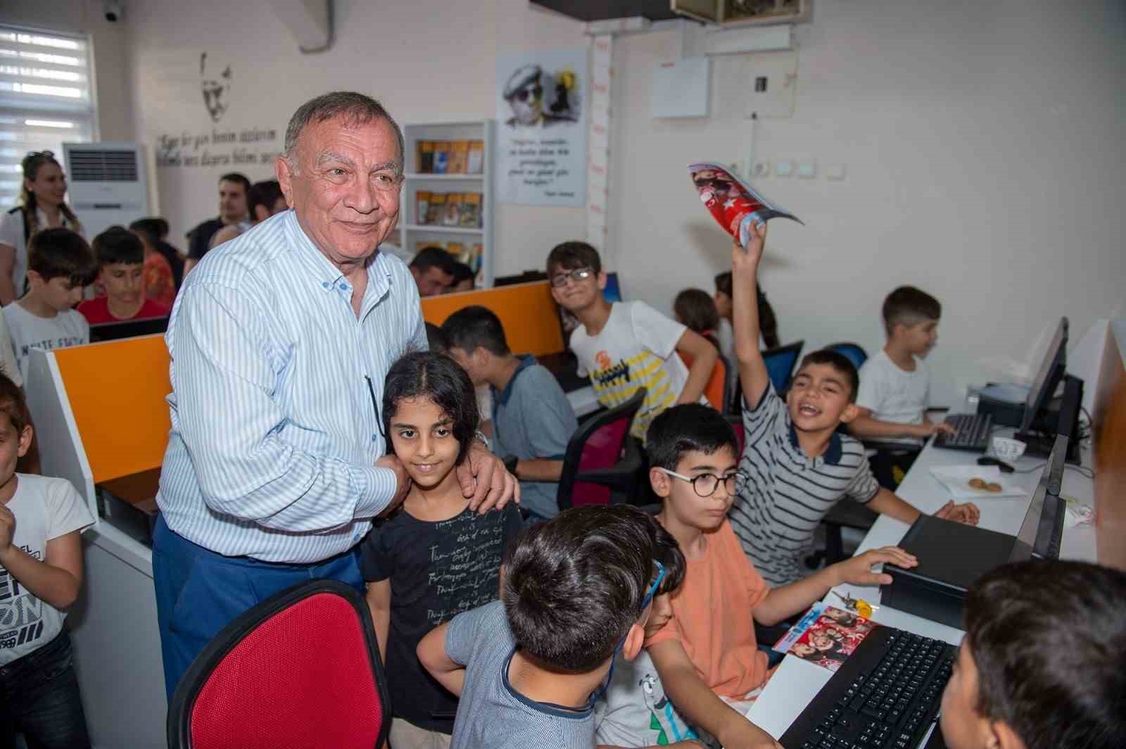 Seyhan Belediyesi&rsquo;nden &uuml;niversiteyi kazanan &ouml;ğrencilere destek
