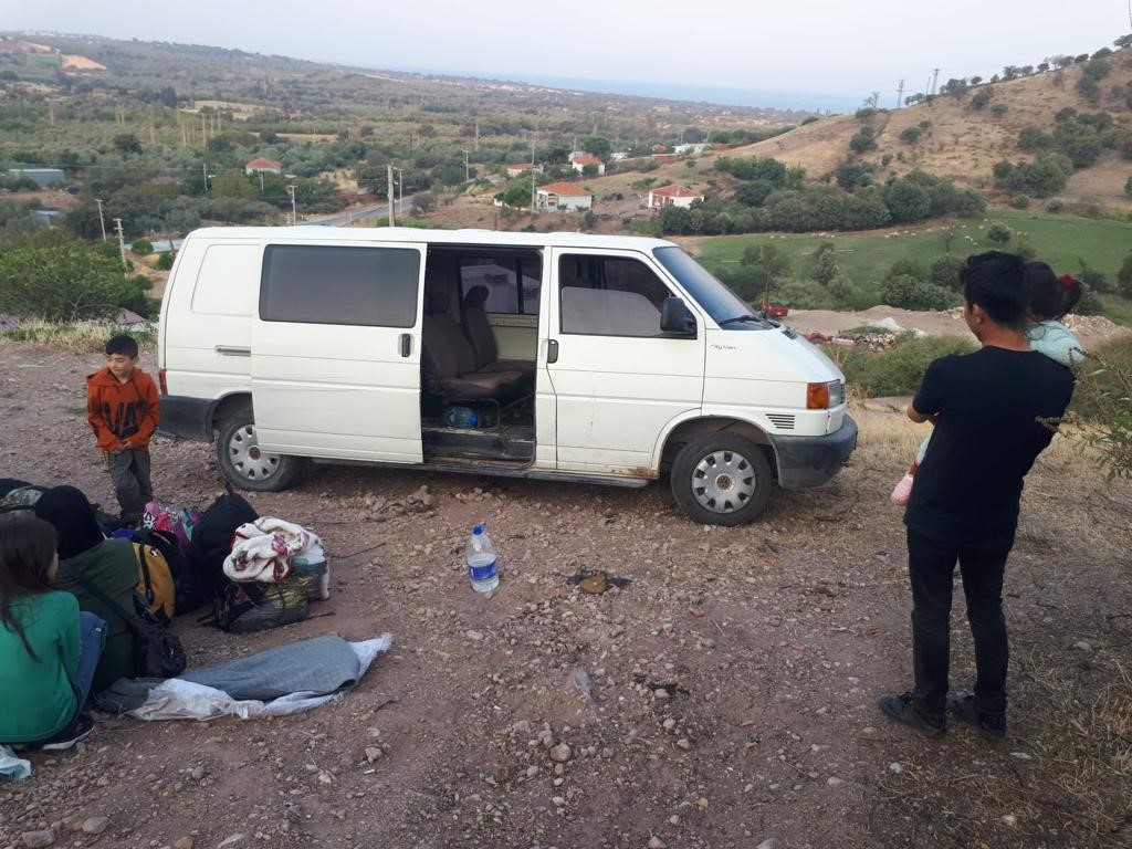 Ayvacık&rsquo;ta 8 ka&ccedil;ak g&ouml;&ccedil;men ile 3 g&ouml;&ccedil;men ka&ccedil;ak&ccedil;ısı yakalandı
