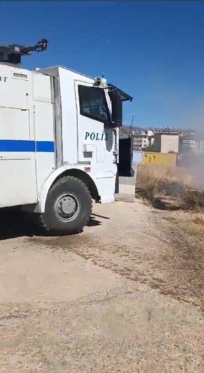 Tunceli’de ot yangınlarını TOMA söndürdü
