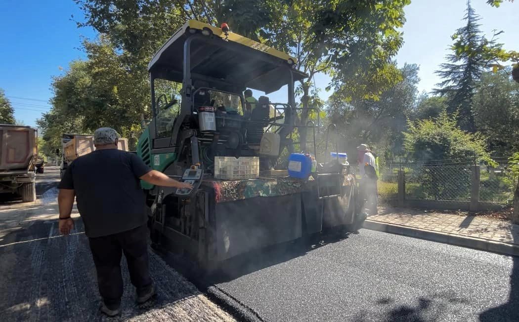 İbni Sina Caddesi’ne 500 ton asfalt
