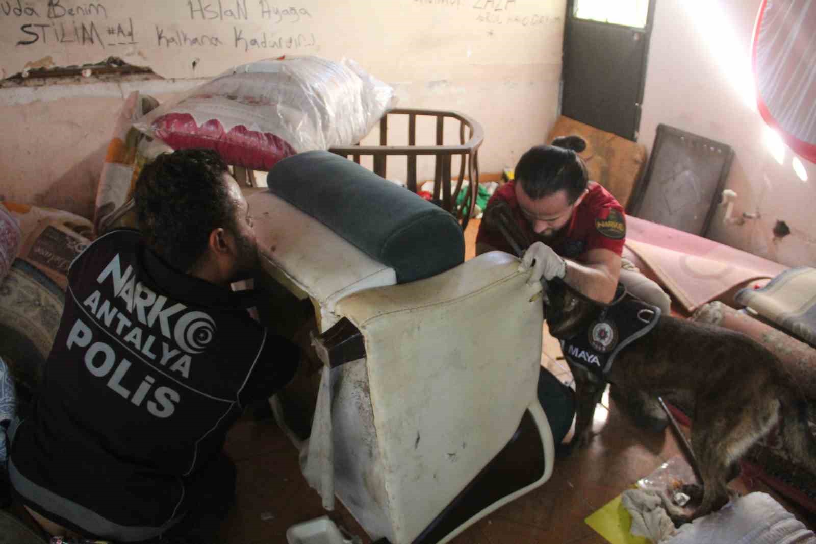 Antalya’da 300 polisle helikopter destekli eş zamanlı uyuşturucu operasyonunun detayları paylaşıldı