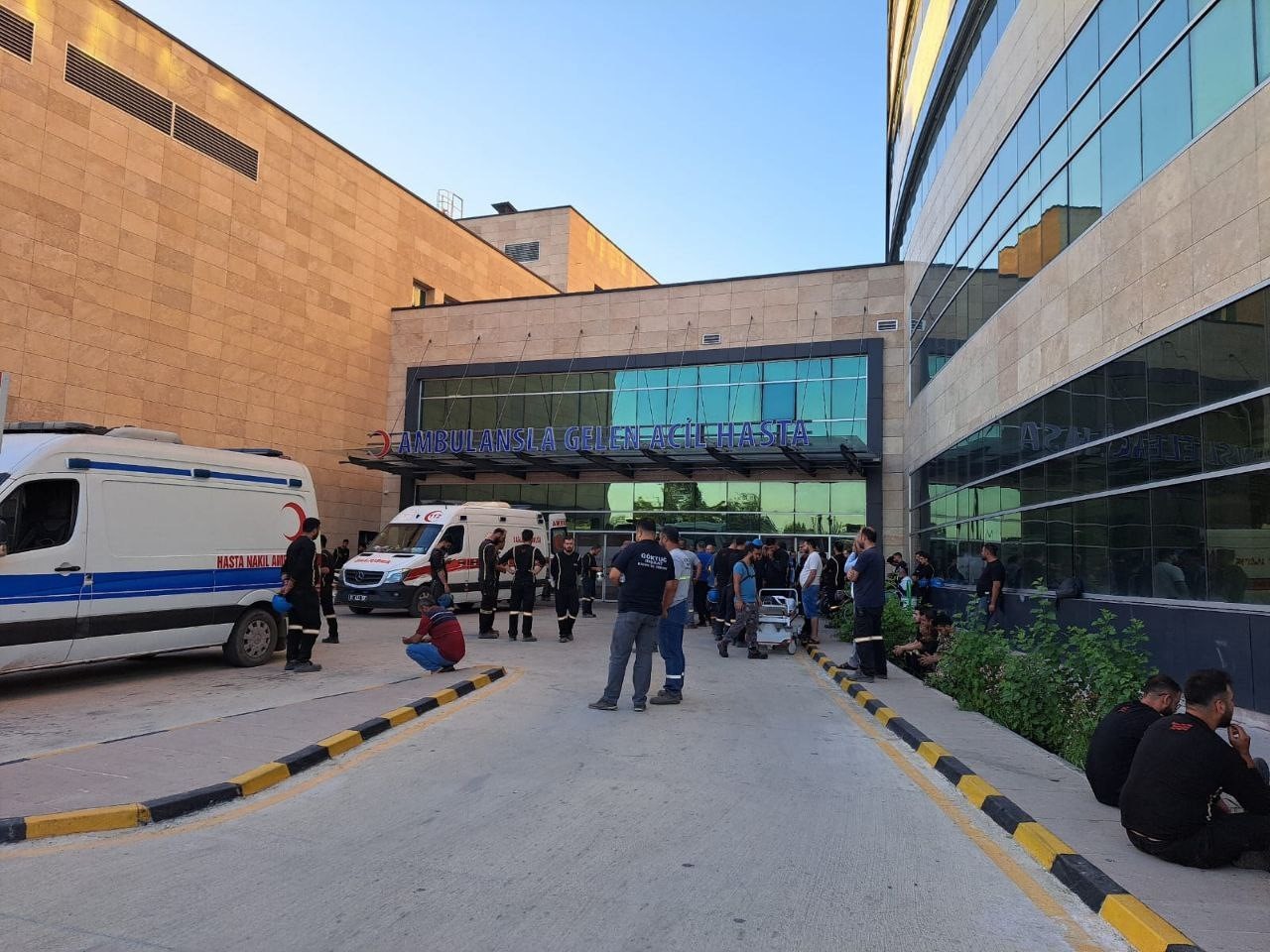 İskenderun&rsquo;da demir &ccedil;elik fabrikasında patlama: 1 &ouml;l&uuml;, 3 yaralı
