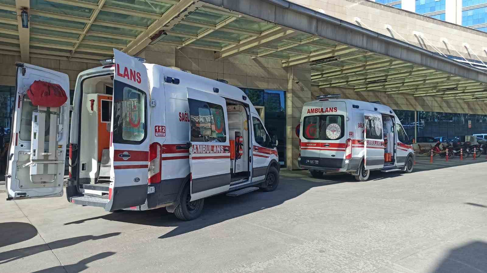 Siirt’te tarım aracı devrildi: 2 yaralı