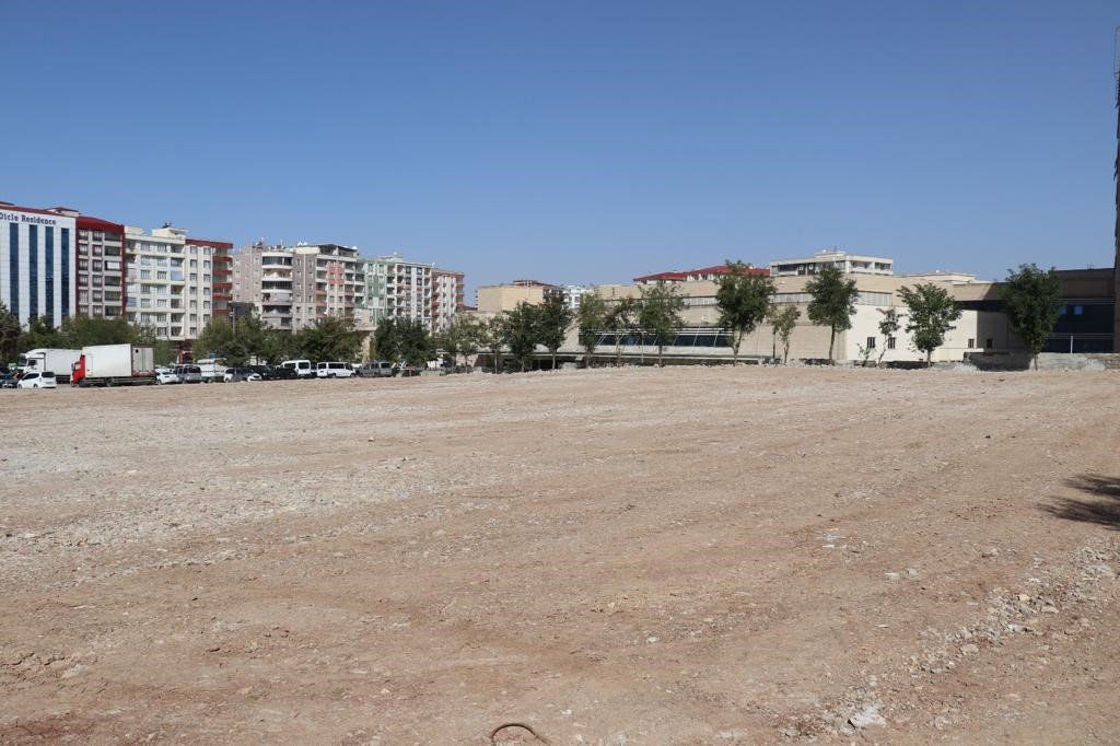 Siirt Belediyesi kent merkezinde trafiği rahatlatıyor