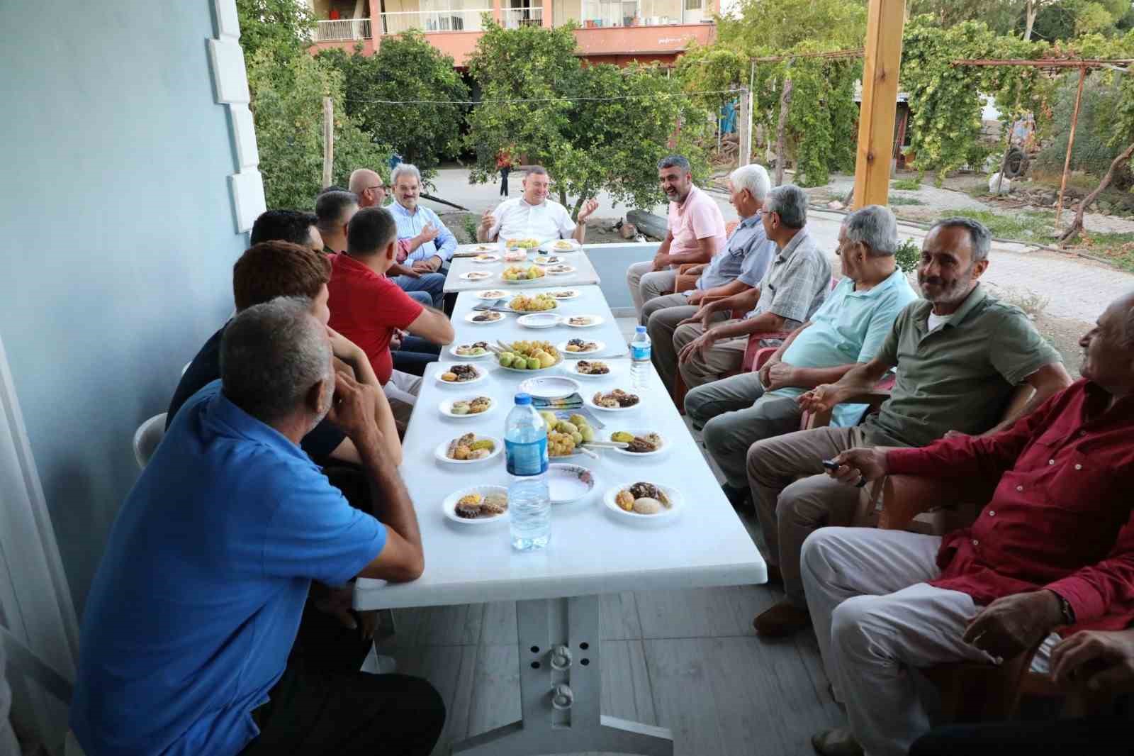 Hatay B&uuml;y&uuml;kşehir Belediyesi Başkanı L&uuml;tf&uuml; Savaş Kırıkhan&rsquo;da vatandaşlarla bir araya geldi
