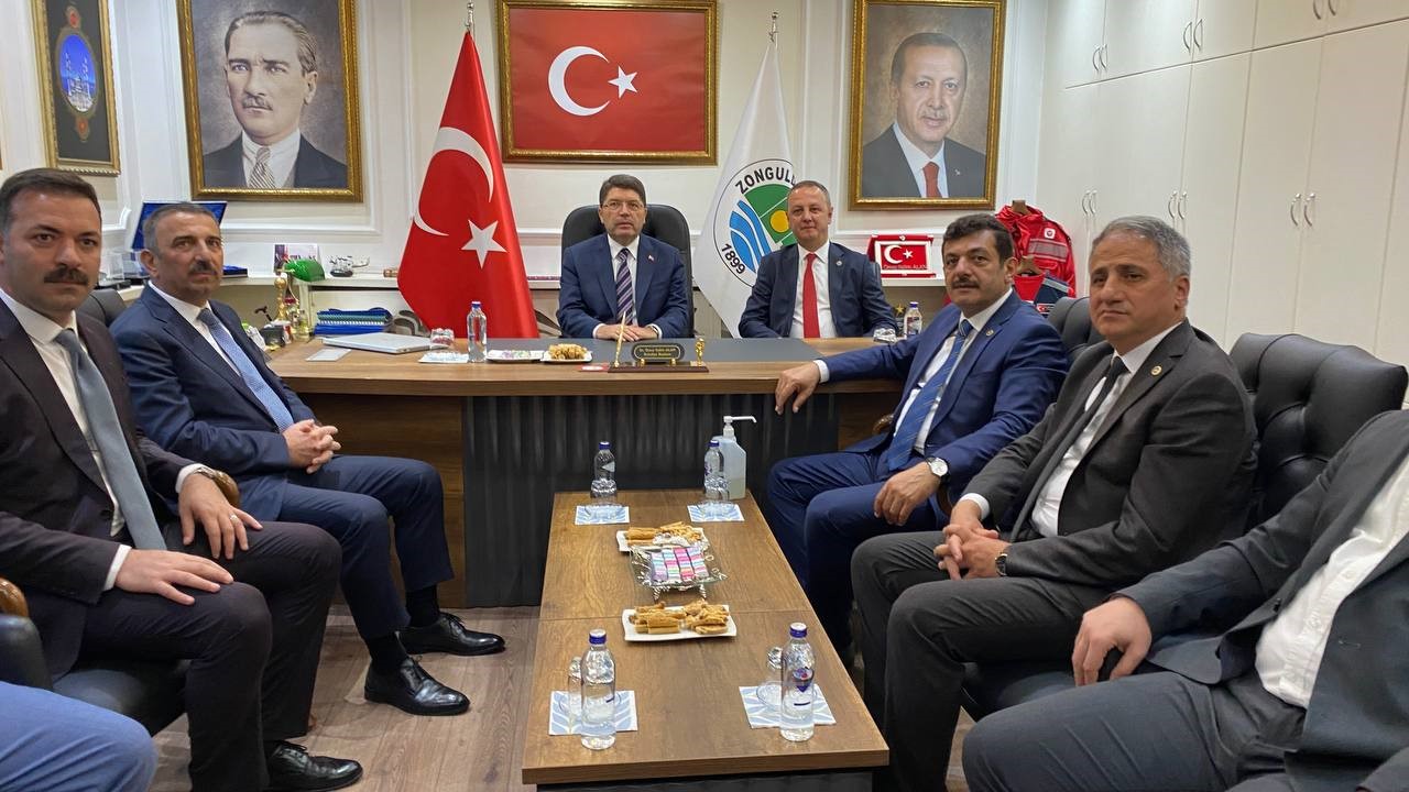 Bakan Yılmaz Tun&ccedil;, Zonguldak Belediyesi&rsquo;ni ziyaret etti
