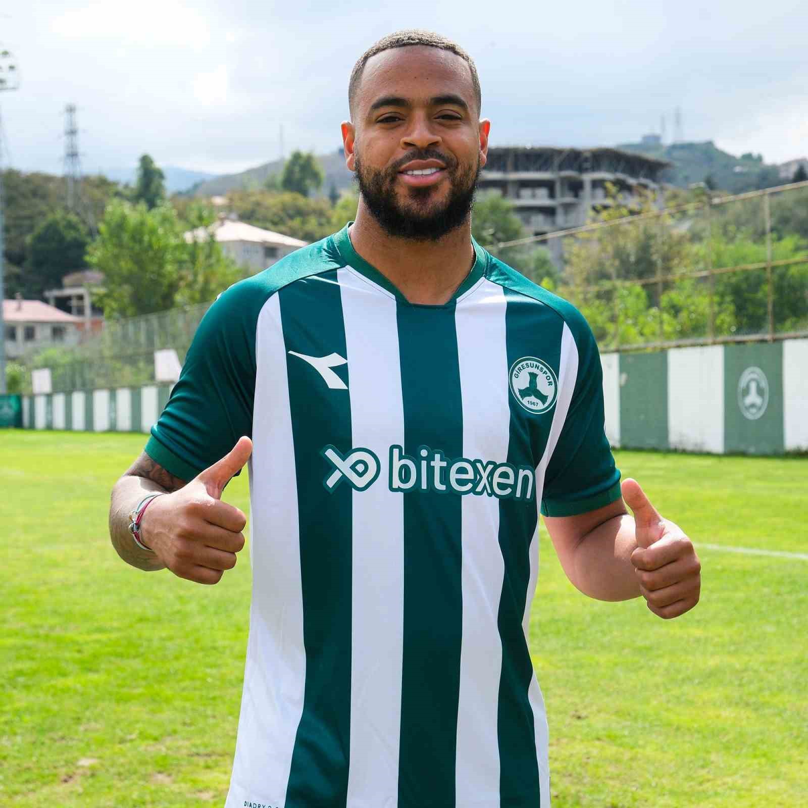 Brandley Kuwas yeniden Giresunspor’da
