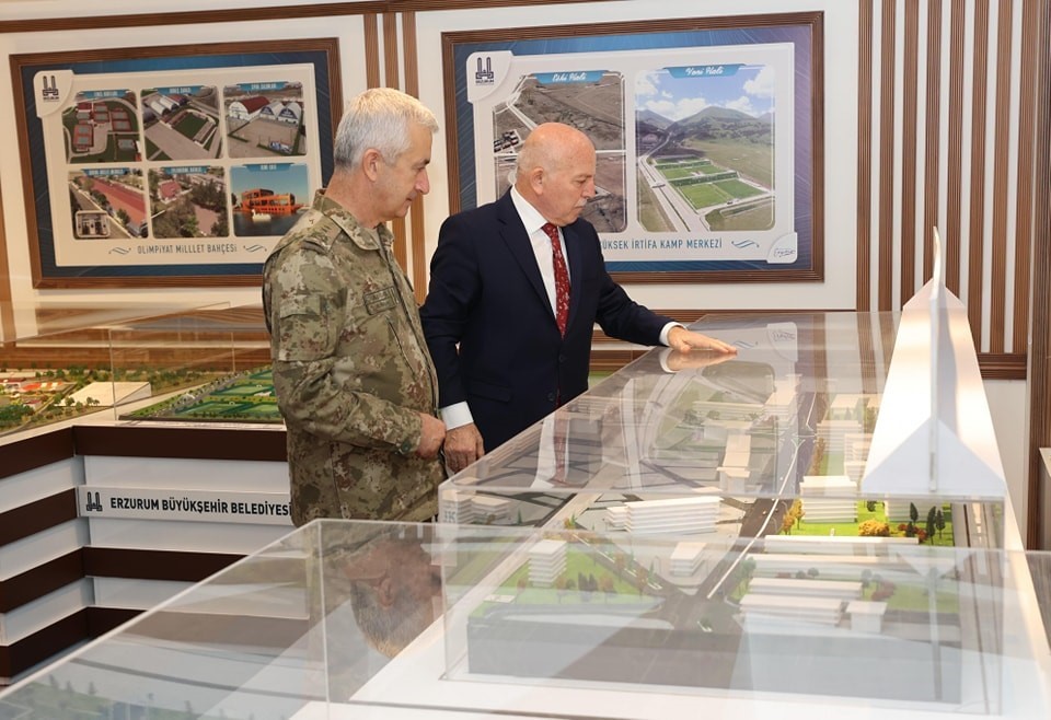 T&uuml;mgeneral Tevfik Algan&rsquo;dan Başkan Sekmen&rsquo;e ziyaret
