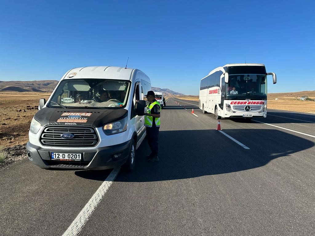 Karlıova’da okul servisleri denetlendi