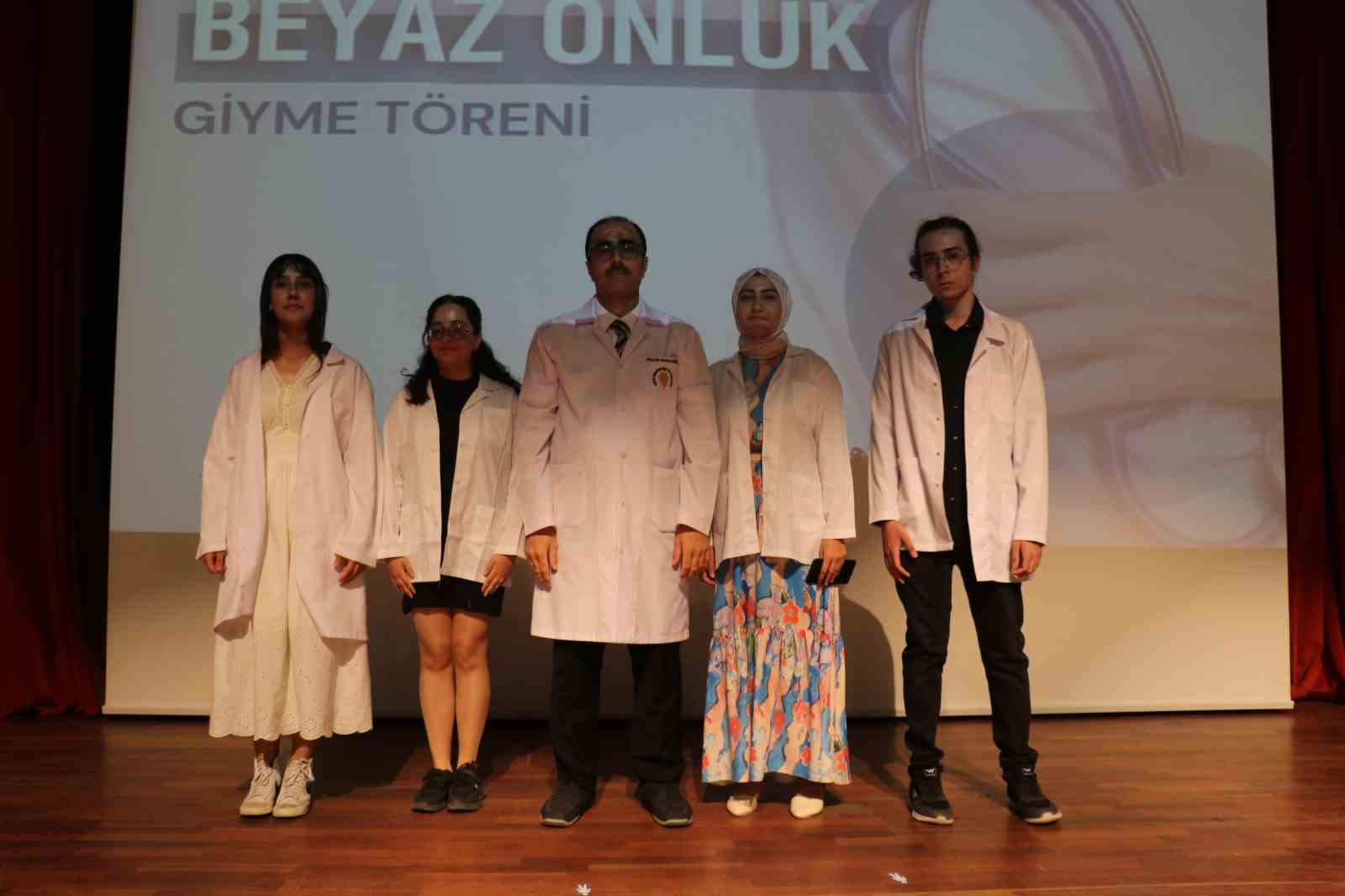 Malatya’da Tıp öğrencileri beyaz önlüklerini giydi
