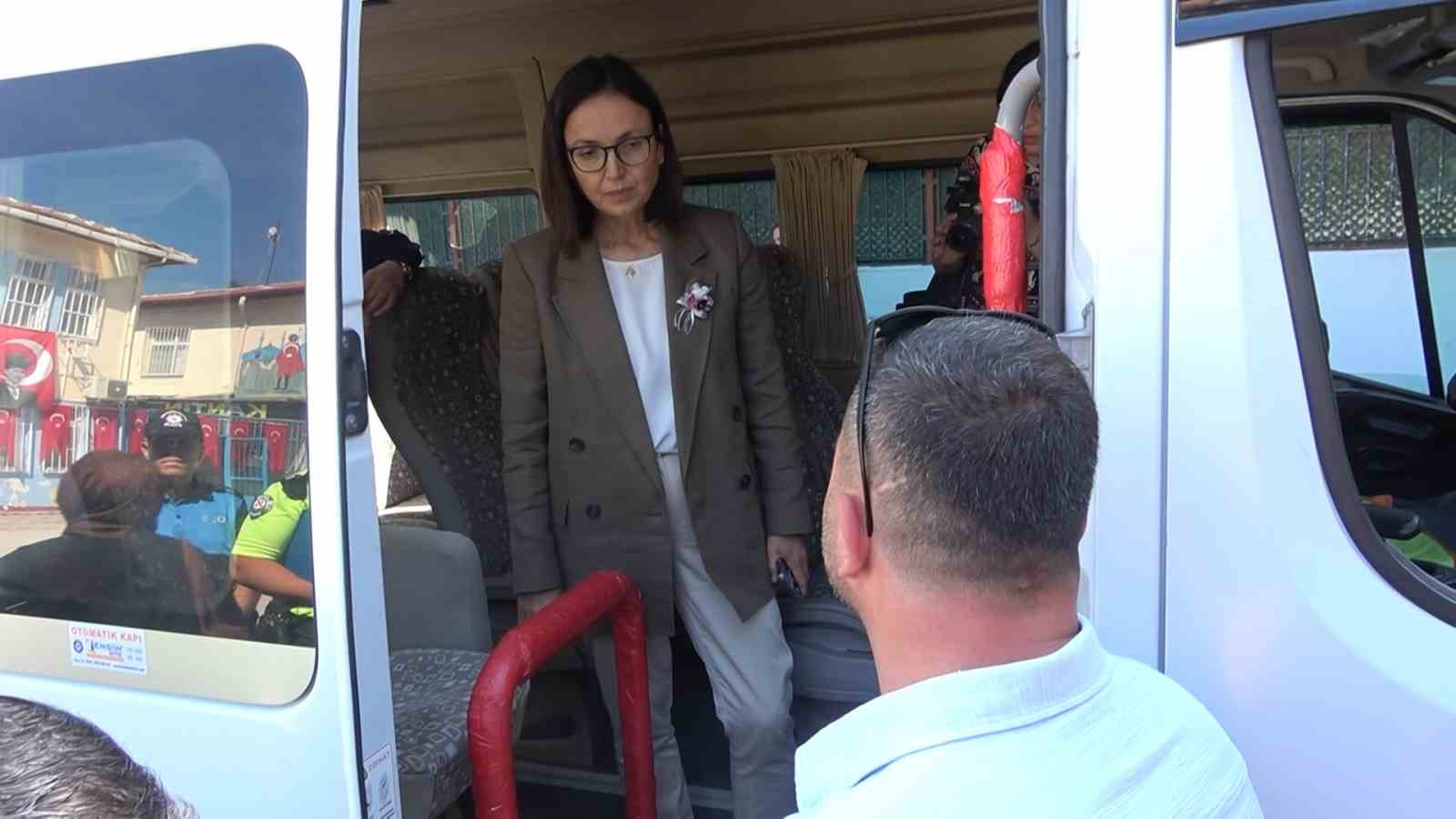 Vali Kaya okul servis araçlarının denetimine katıldı