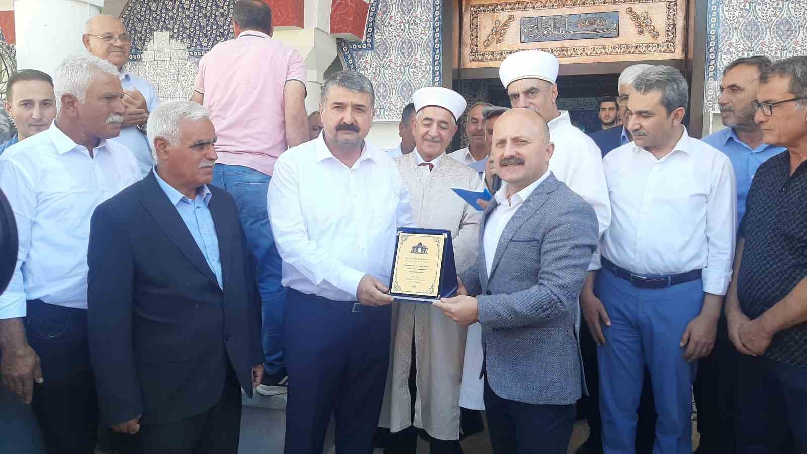 İzollu Cami yeniden ibadete açıldı