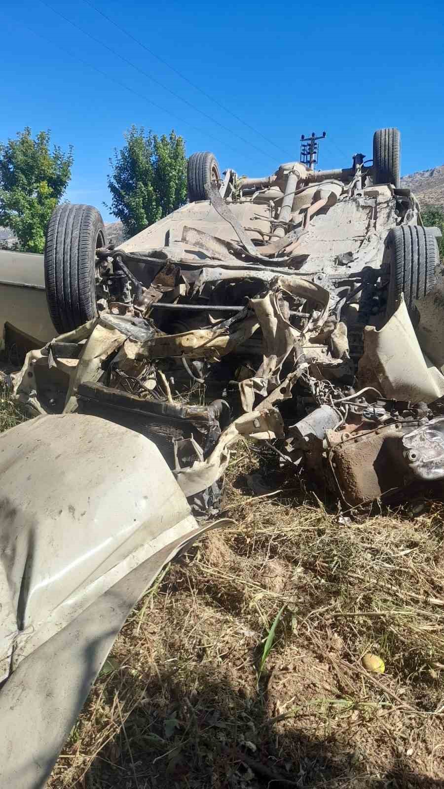 Polisin "dur" ihtarına uymayan otomobil takla attı
