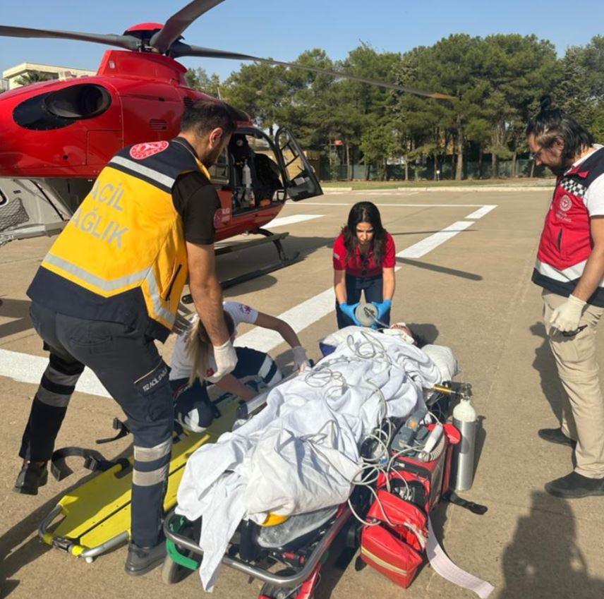 Irak’ta trafik kazası geçiren kadın, ambulans helikopterle Van’a sevk edildi