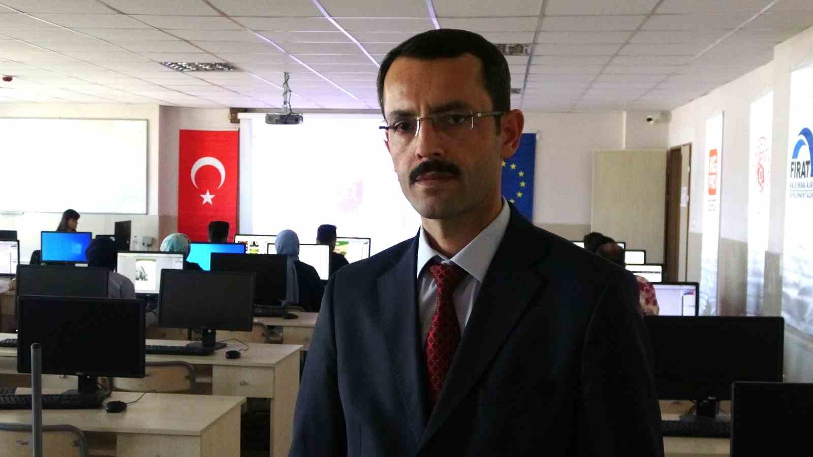 Dezavantajlı kadın ve gen&ccedil;lere iş sahibi olmaları i&ccedil;in kurs veriliyor
