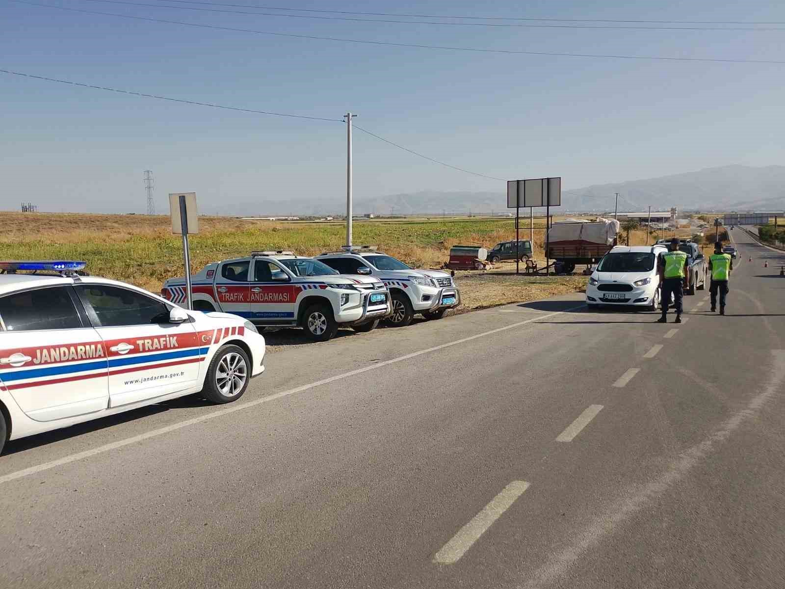 Muş’ta jandarmadan şok trafik denetimi