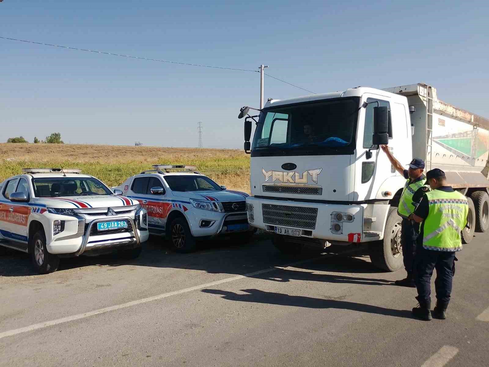 Muş’ta jandarmadan şok trafik denetimi
