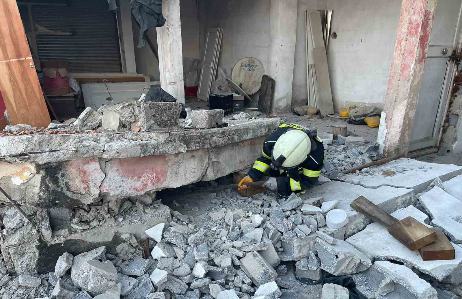 Tarsus’ta evin duvarı çöktü: 1 çocuk yaralandı
