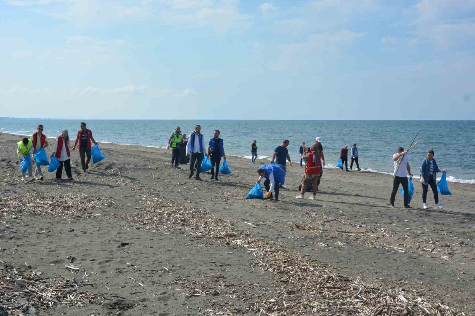 D&uuml;nya Temizlik G&uuml;n&uuml;&rsquo;nde farkındalık oluşturdular
