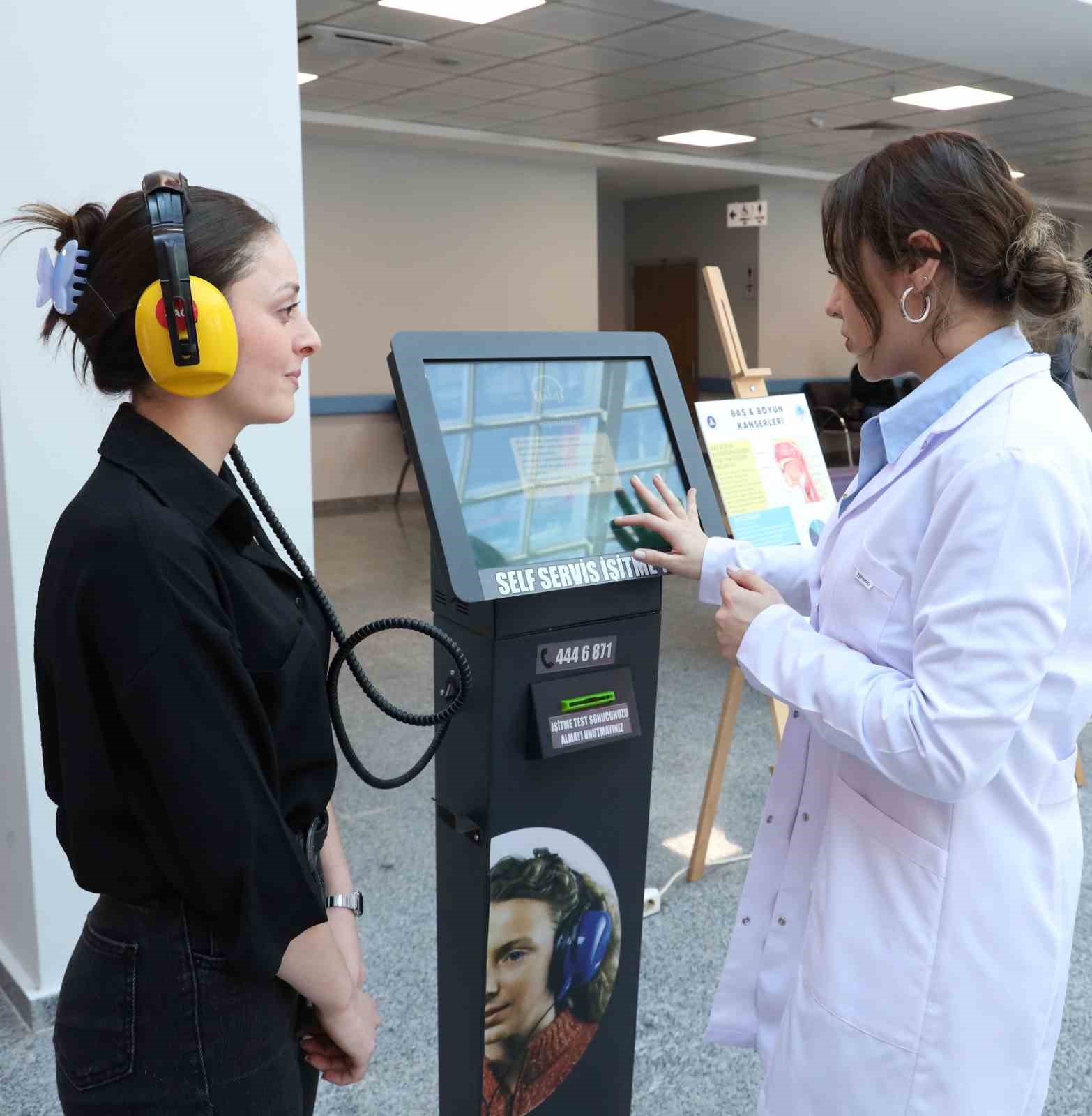 Do&ccedil;. Dr. &Ouml;zdemir: &ldquo;Biyonik kulak ameliyatı ile işitme yetileri tamamen geri kazanılabilir&rdquo;
