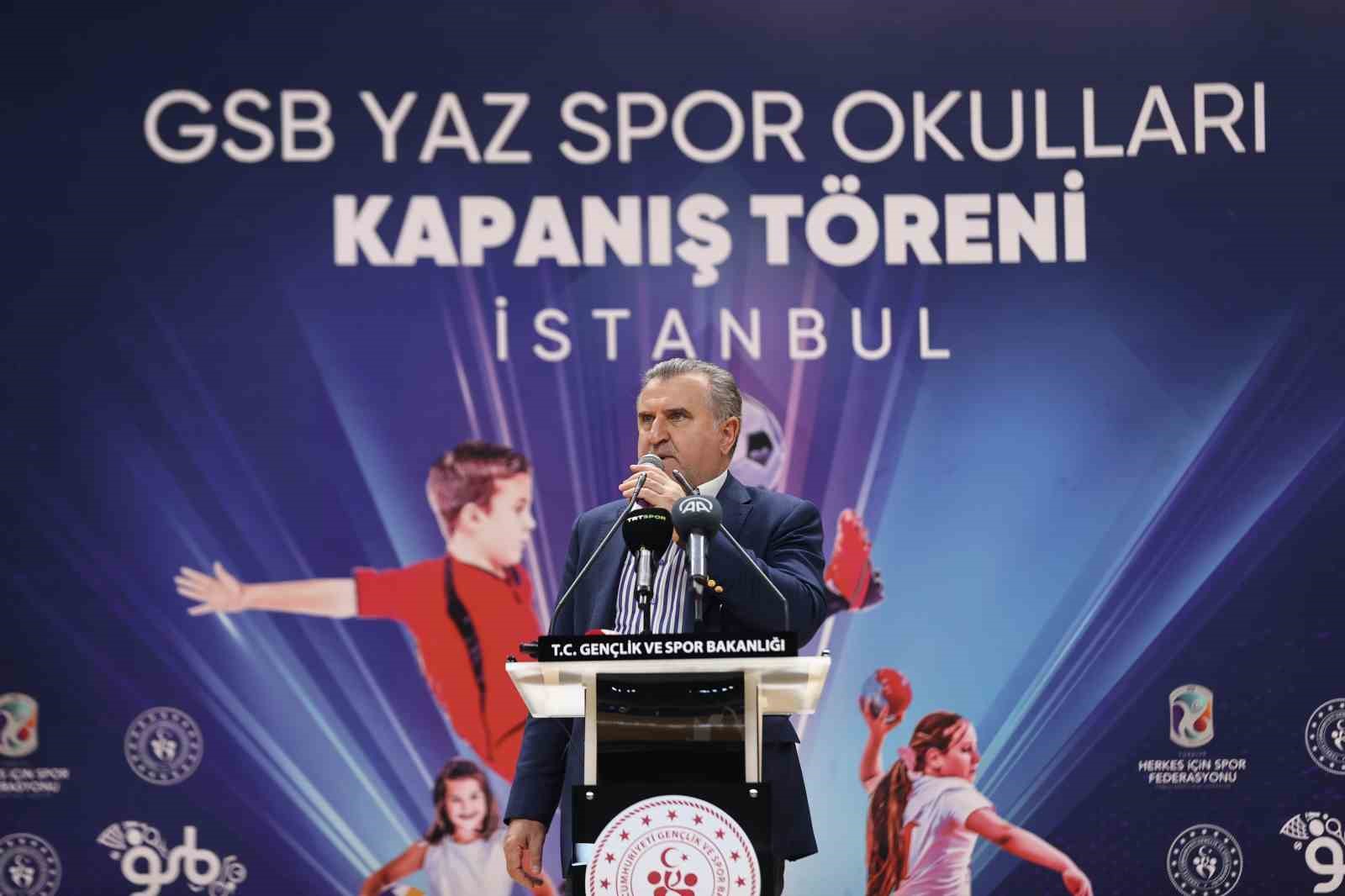 Bakan Bak; "Bu yaz tesislerimizde 4 milyon gencimizle bir araya geldik"