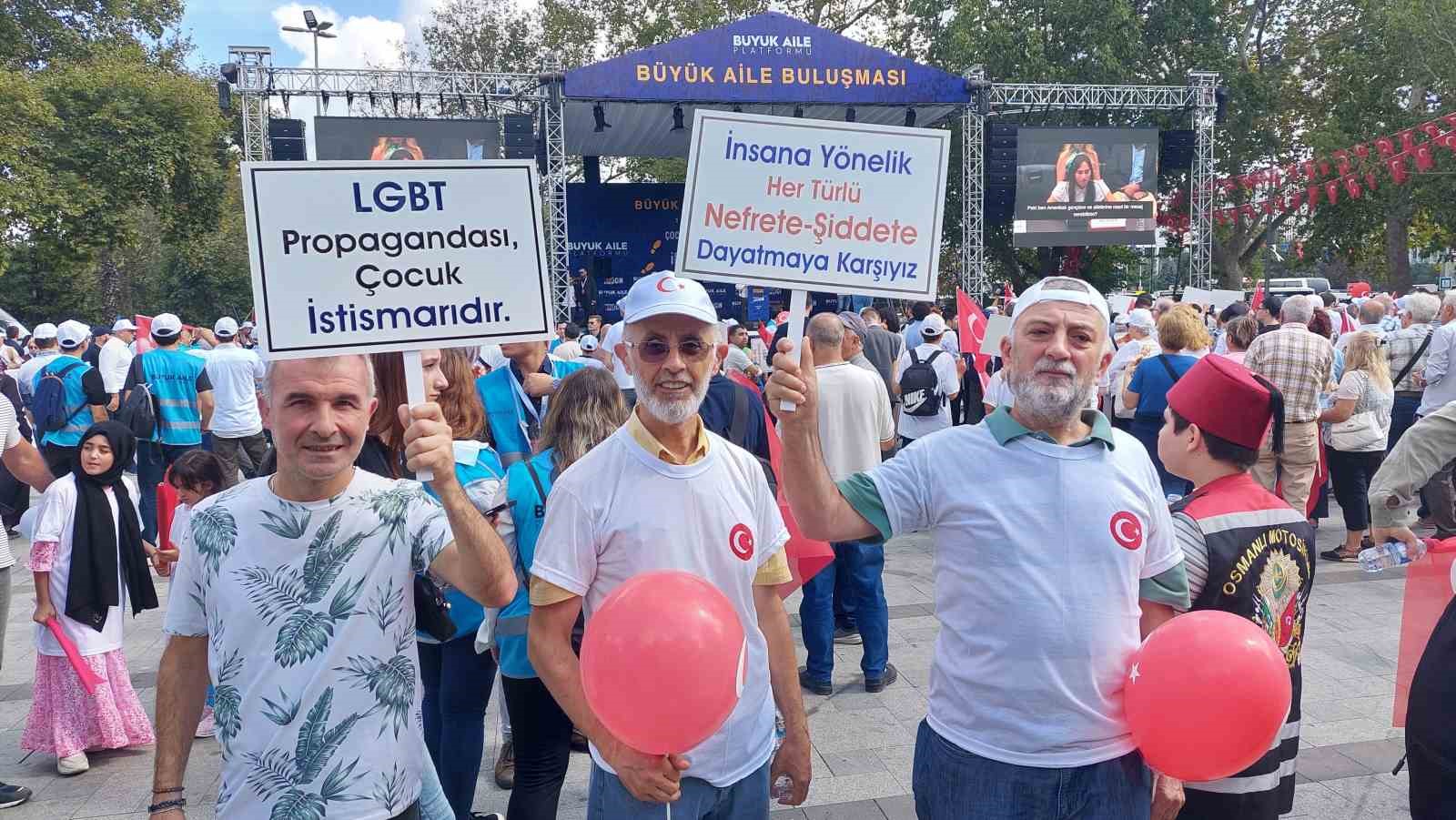 Büyük Aile Platformu, LGBT propagandasına karşı Saraçhane’de buluştu